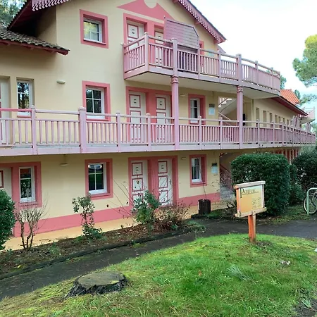 T2 1chambre 4-5 Personnes - Piscine Chauffée - Vue Sur Le Golf
